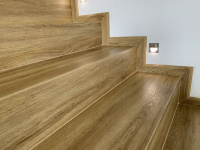  Vinylove schody bez nosu BUKOMA dub Gladstone hnedy